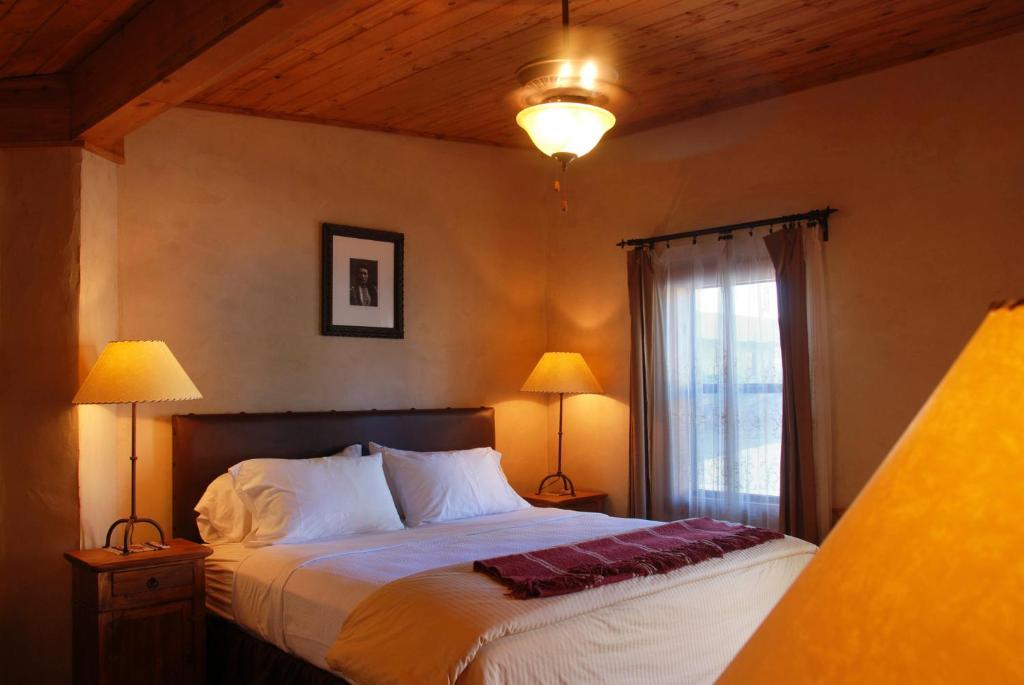 The Maverick Inn Alpine Exterior photo