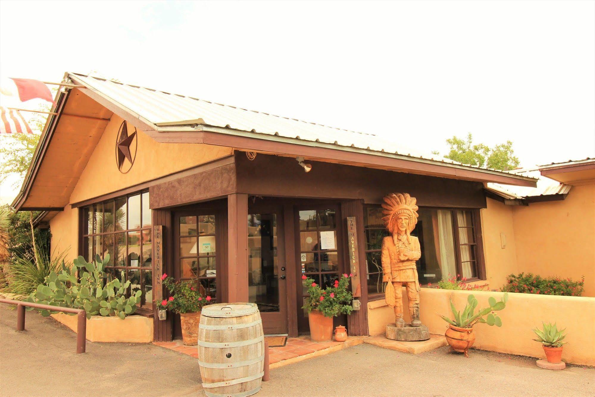 The Maverick Inn Alpine Exterior photo