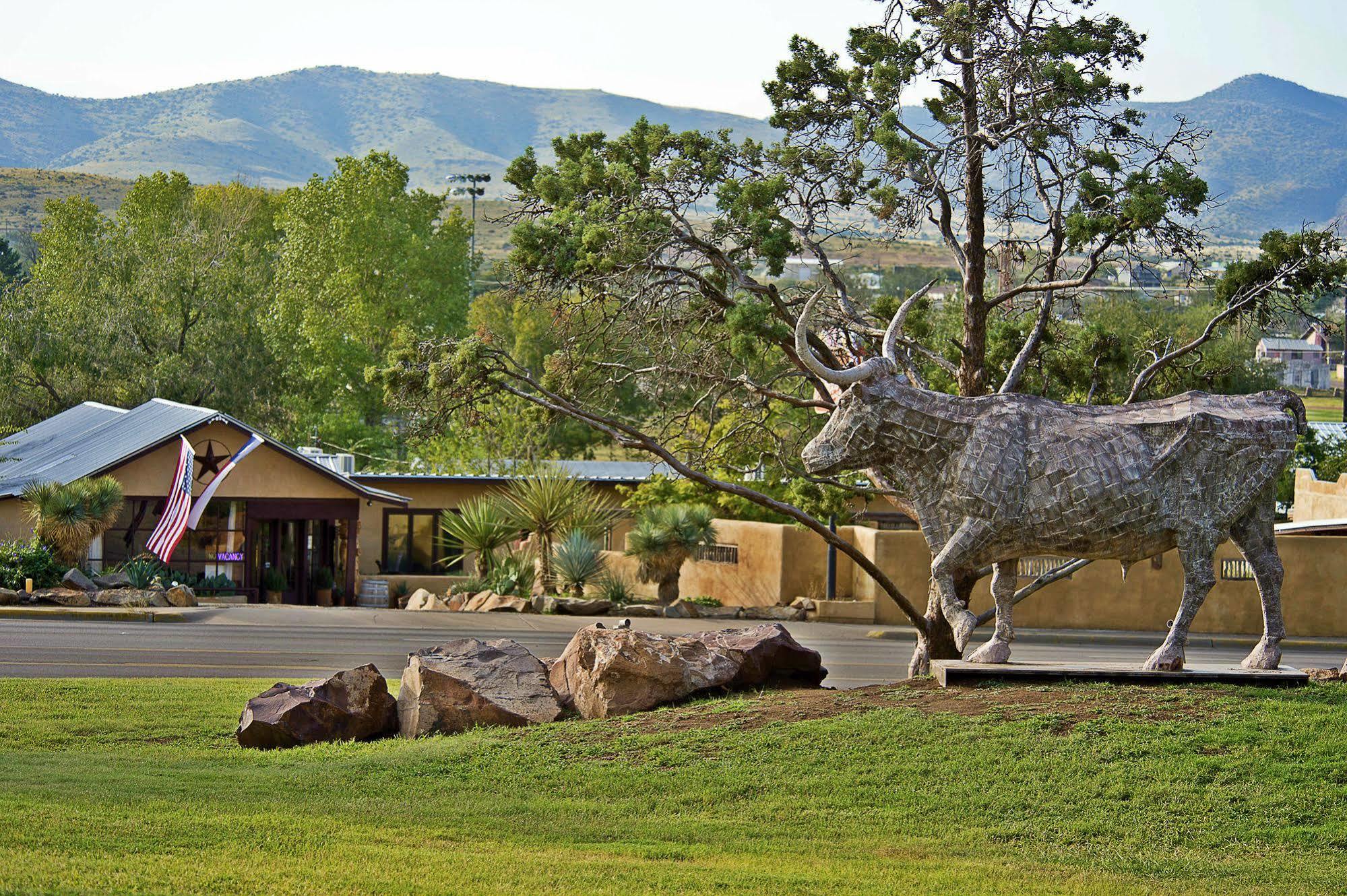 The Maverick Inn Alpine Exterior photo